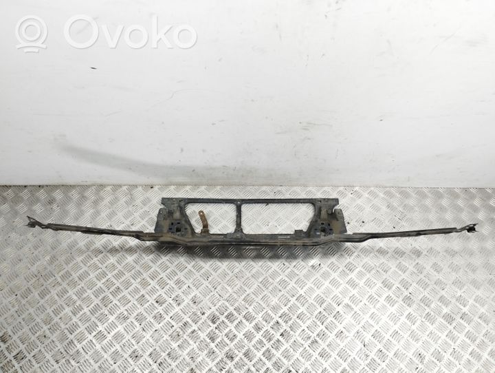 Volvo V70 Ylempi jäähdyttimen ylätuen suojapaneeli 