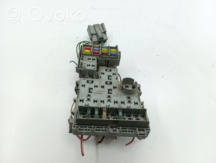 Volvo V70 Module de fusibles 8690698