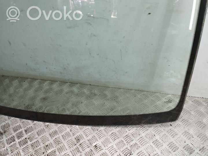 Toyota Corolla Verso AR10 Priekinis stiklas 