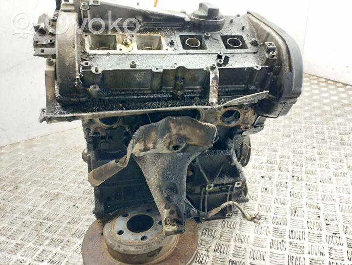 Volkswagen PASSAT B5 Moottori APT