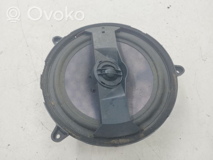 Audi A4 S4 B5 8D Garsiakalbis (-iai) galinėse duryse 8D9035412B