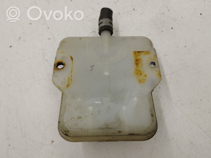 Mazda 5 Réservoir de liquide de frein C23643550