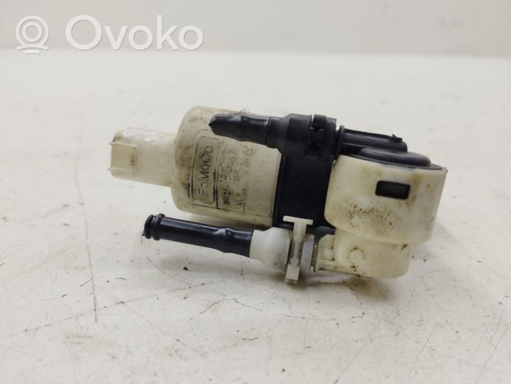 Ford C-MAX II Windscreen/windshield washer pump BK2117K624B