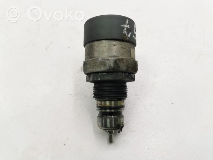 Chrysler Voyager Regulator ciśnienia paliwa 0281002829