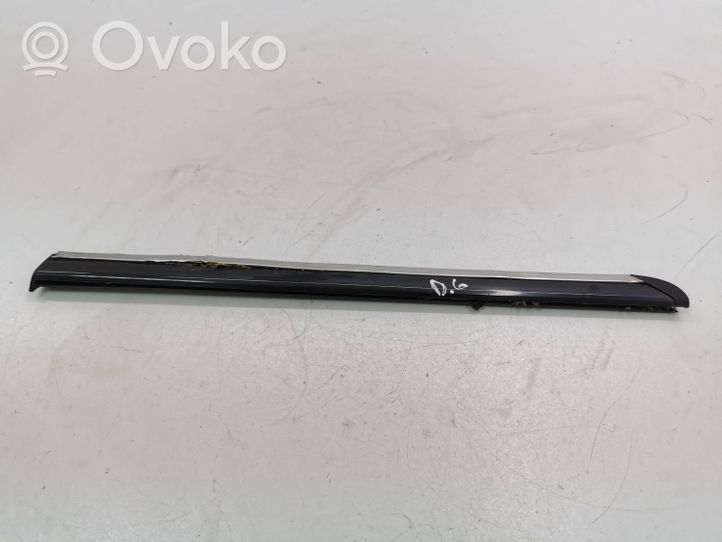 Mercedes-Benz B W245 Rivestimento modanatura del vetro della portiera posteriore A1696730693