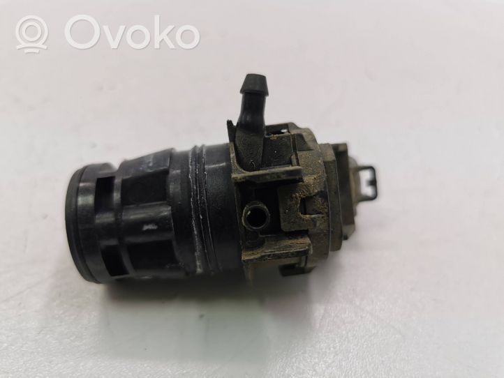 Mazda CX-7 Pompe de lave-glace de pare-brise 8603102451