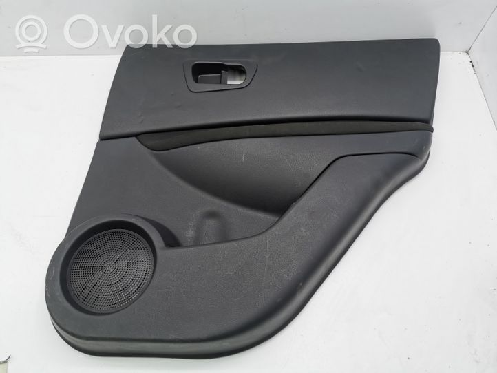 Nissan Qashqai Rivestimento del pannello della portiera posteriore 82910JD900