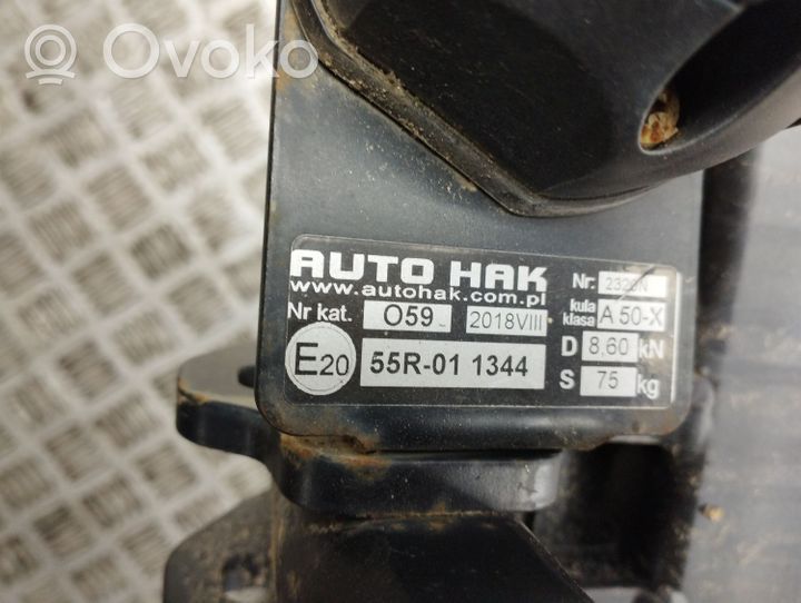Toyota Corolla Verso AR10 Kit de remorquage 