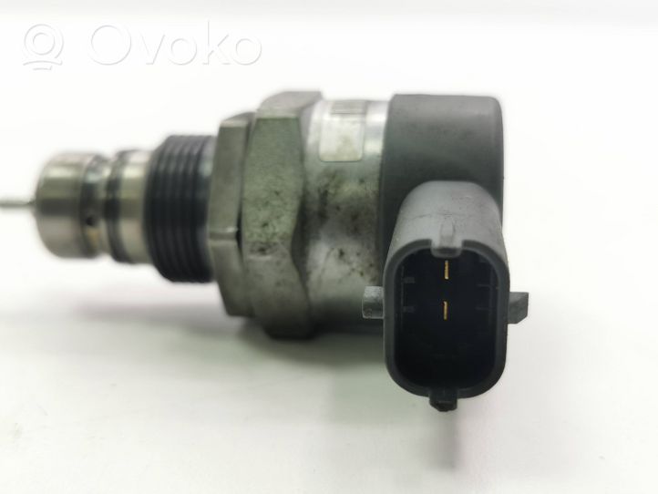 Honda CR-V Regulator ciśnienia paliwa 0281002966