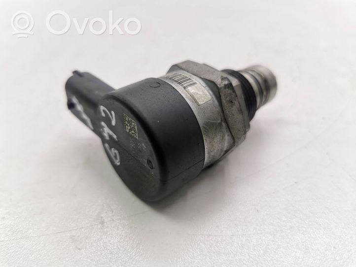 Honda CR-V Regulator ciśnienia paliwa 0281002966