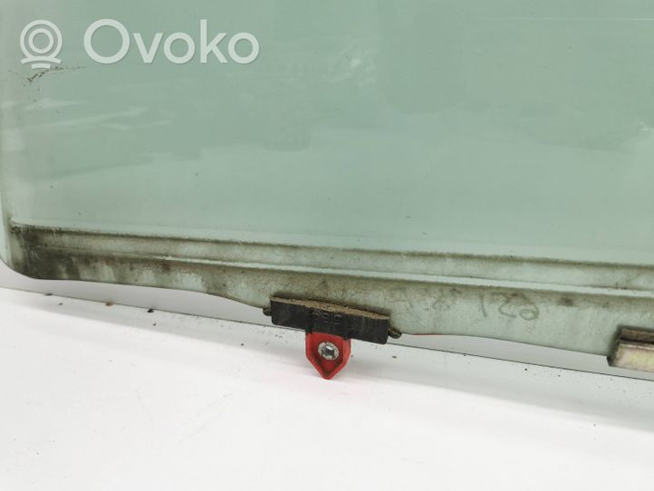 Toyota Yaris Pagrindinis priekinių durų stiklas (keturdurio) E143R001583