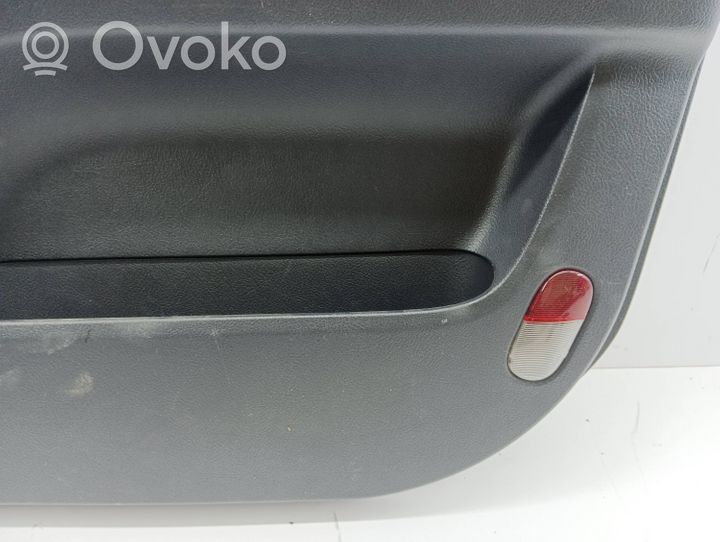 KIA Sorento Apmušimas priekinių durų (obšifke) 823603E000