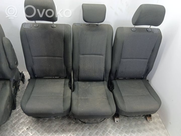 Toyota Corolla Verso E121 Set interni 