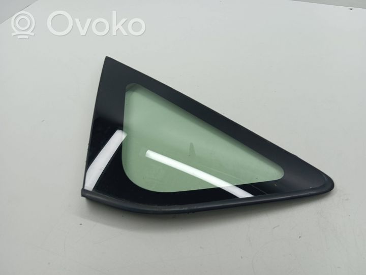 Toyota Prius (XW20) Vetro del deflettore posteriore E643R005834