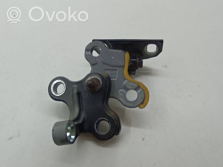 Volvo S60 Front door upper hinge 31218514