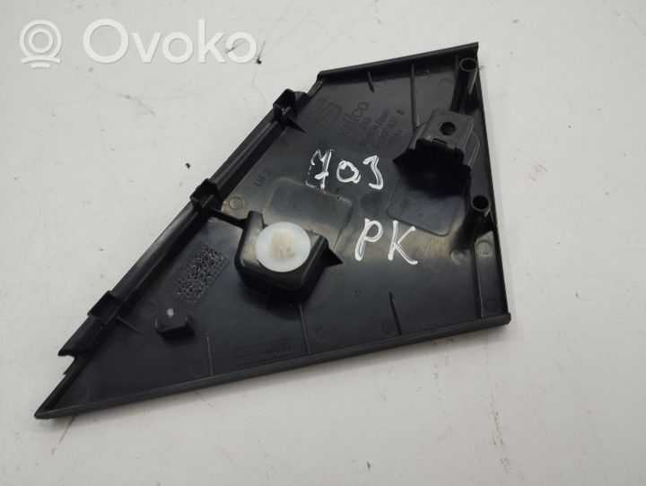 Seat Arona Priekšpusē durvju stikla apdare 6f9837637