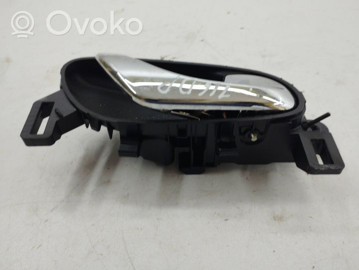 Nissan Qashqai Poignée inférieure de porte avant 806704ea1a