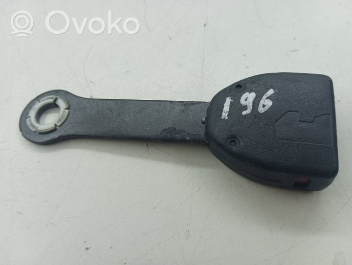 Toyota Corolla Verso AR10 Boucle de ceinture de sécurité arrière centrale 07247