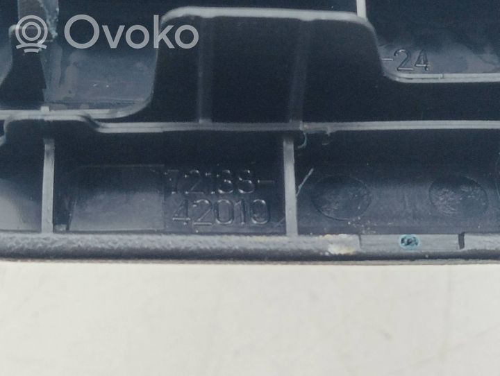 Lexus NX Osłona szyny fotela tylnego 7215842020