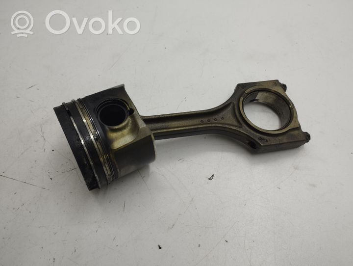 Toyota Avensis T270 Piston avec bielle 250615