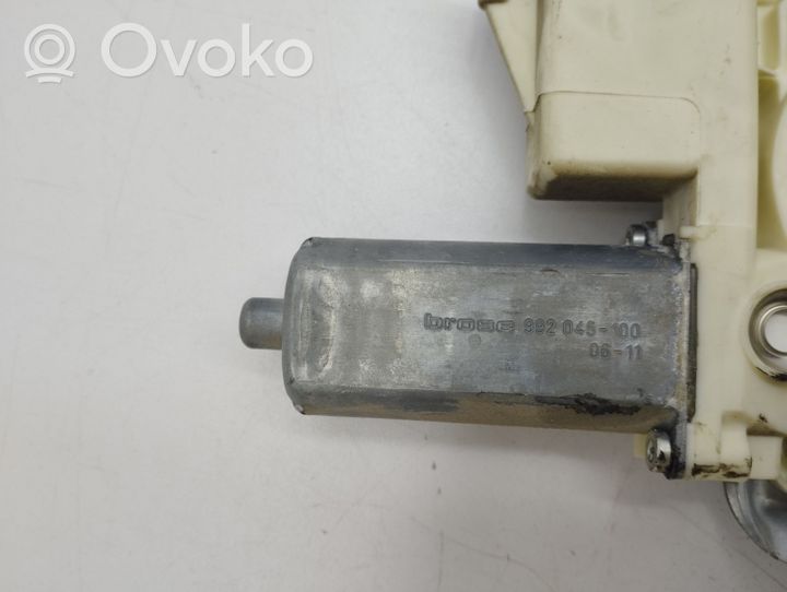 Toyota Corolla E120 E130 Elektryczny podnośnik szyby drzwi tylnych 106088