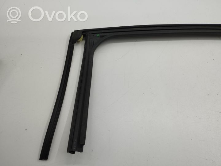Ford Focus Rear vent window glass 43R000016