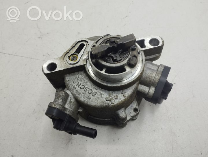 Ford Focus Pompe à vide 9804021880