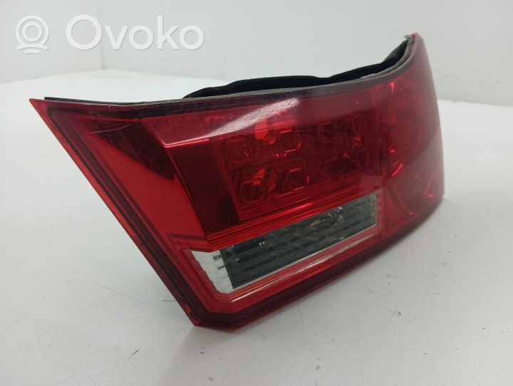 Honda Accord Lampy tylnej klapy bagażnika P8129R