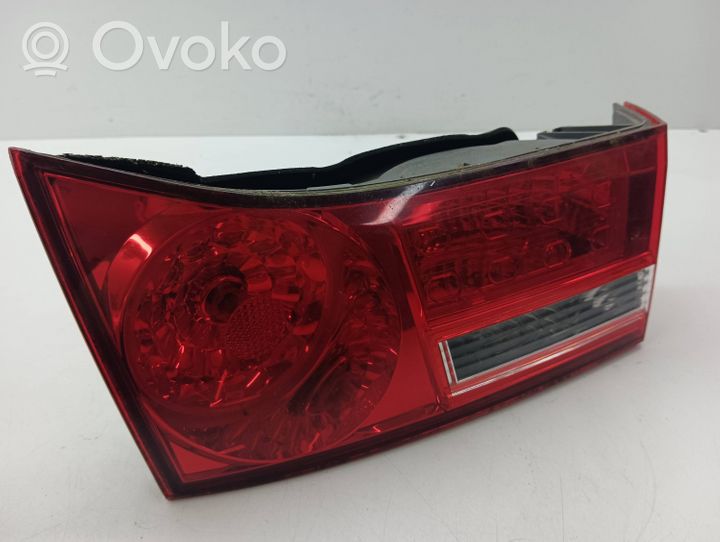 Honda Accord Lampy tylnej klapy bagażnika P8129