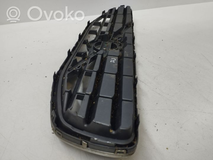 Volvo S60 Grotelės viršutinės 31333692