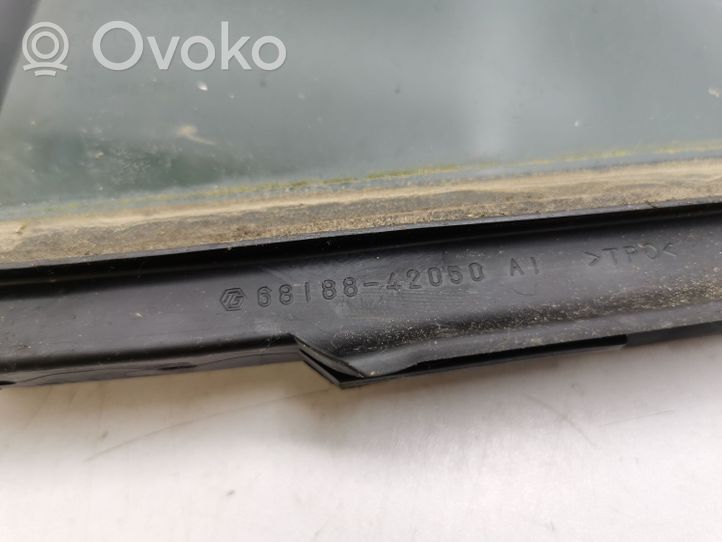 Toyota RAV 4 (XA40) Vetro del deflettore posteriore 6818842050