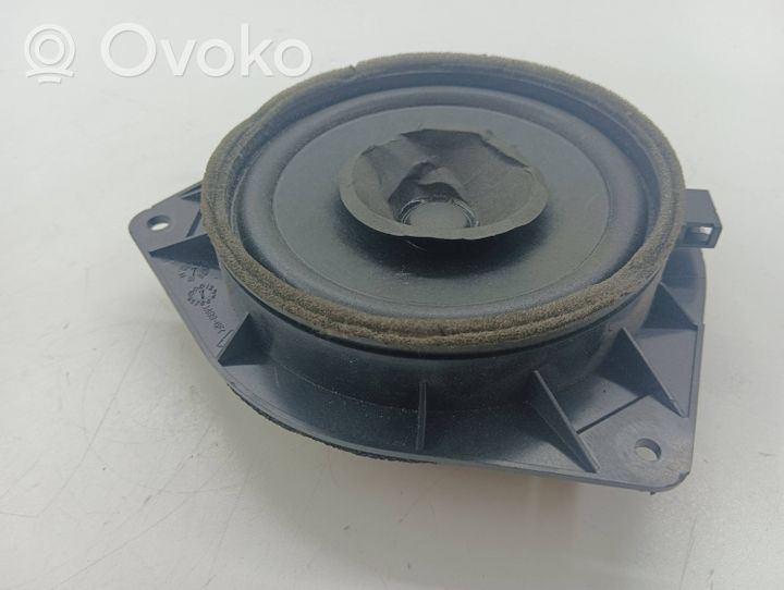 Toyota Avensis T250 Enceinte de porte arrière 8616002380