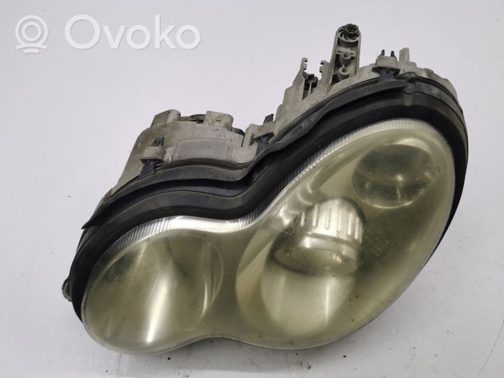 Mercedes-Benz C W203 Lampa przednia 1305235743