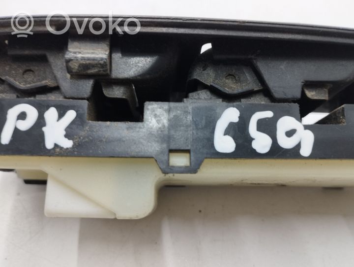 Toyota Avensis T250 Elektrinių langų jungtukas 8480205210