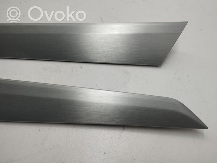 Mercedes-Benz C W204 Rivestimento della portiera posteriore A2047300322