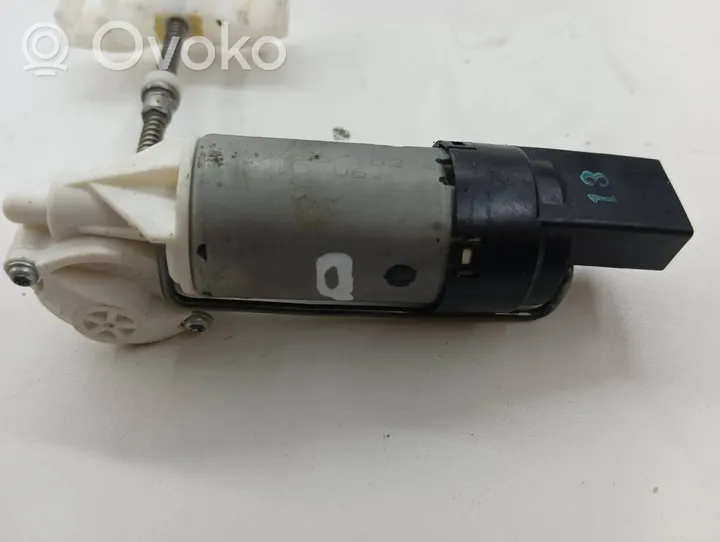 Audi Q7 4L Motorino di regolazione del sedile 982675102