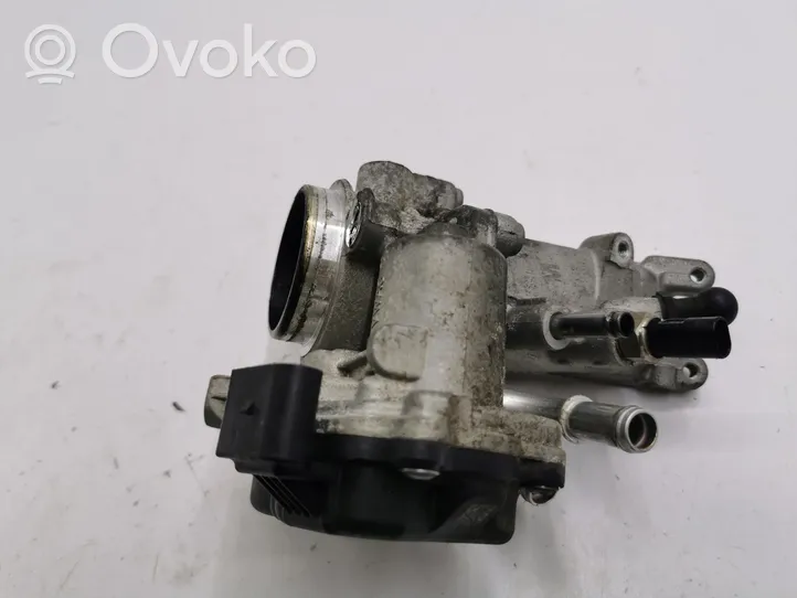 Volkswagen PASSAT B8 Throttle valve 04L128063AA