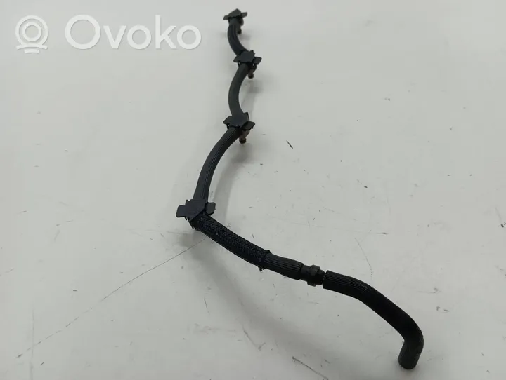 Volkswagen PASSAT B8 Fuel return line/hose 