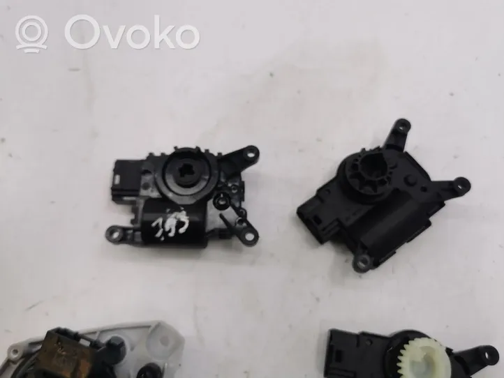 Volkswagen Tiguan Oro sklendės varikliukas 2Q0907511G