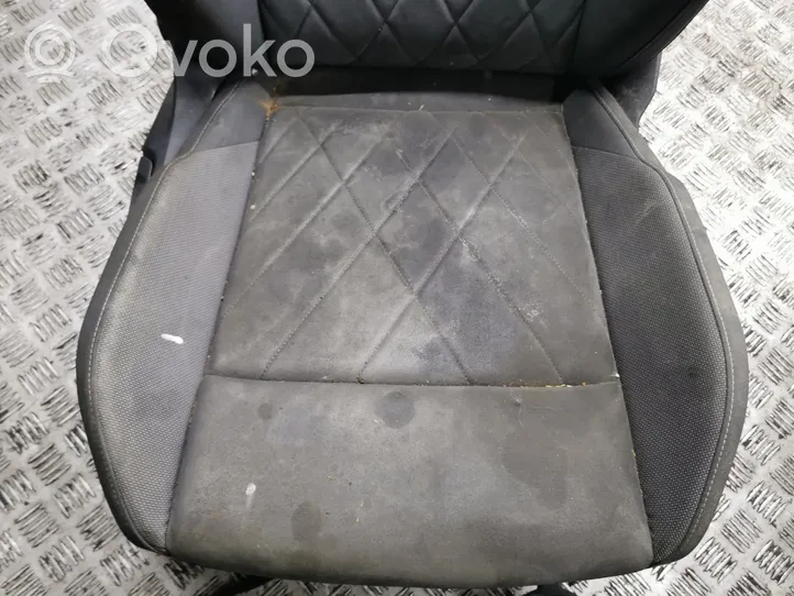 Volkswagen Golf VIII Seat set 