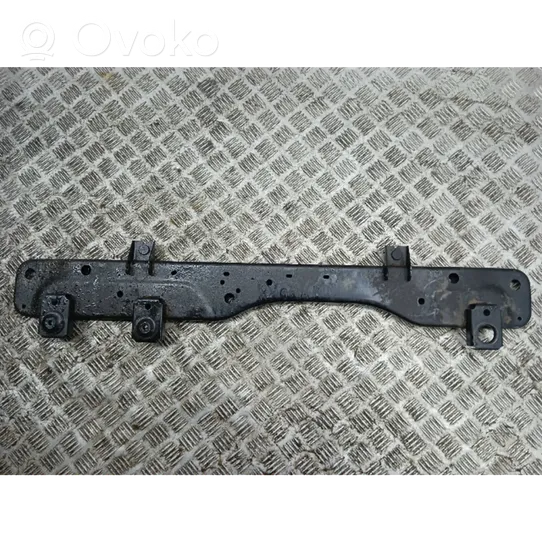 Nissan Qashqai Traverse inférieur support de radiateur 