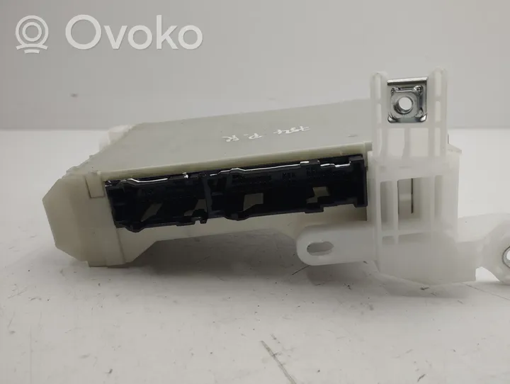 Toyota Corolla E210 E21 Module de fusibles 8273002P80A