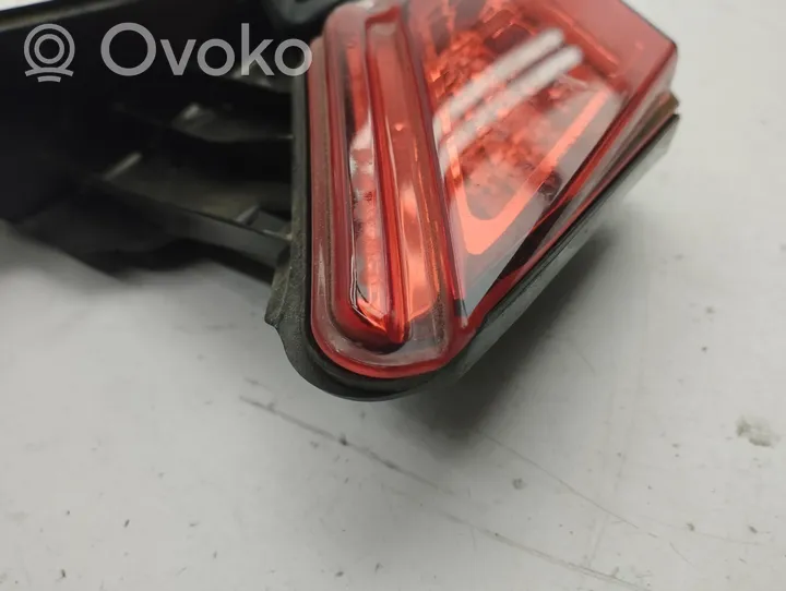 Toyota C-HR Luci posteriori del portellone del bagagliaio 81580F4010