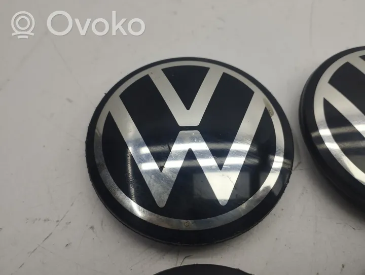 Volkswagen Golf VIII Заводская крышка (крышки) от центрального отверстия колеса 5H0601171