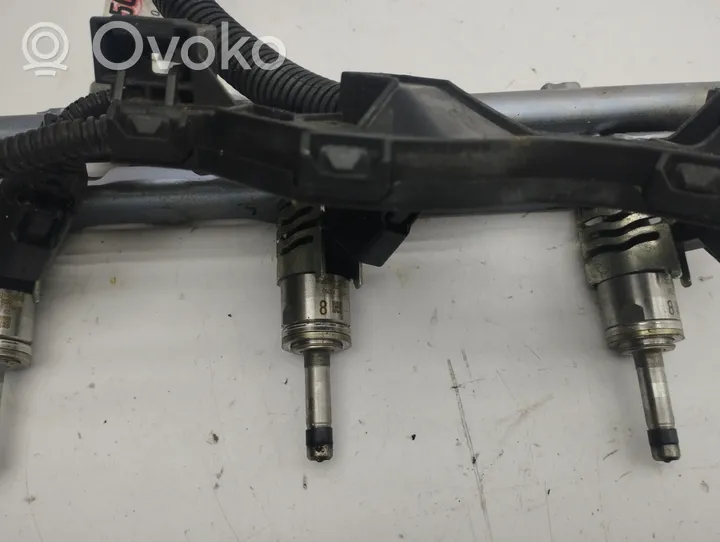 Toyota RAV 4 (XA50) Sprauslu komplekts 8212633050B