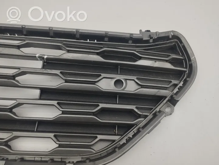 Toyota RAV 4 (XA50) Grille calandre supérieure de pare-chocs avant 5311242190