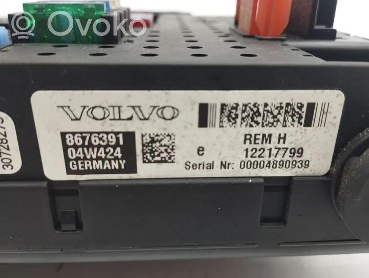 Volvo XC90 Fuse module 867639104W424