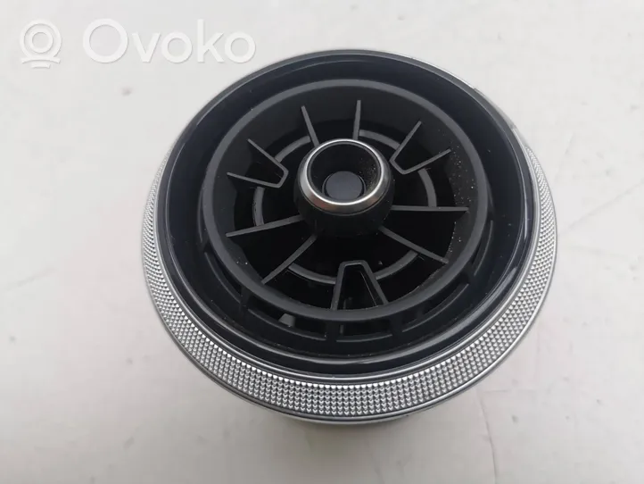 Audi Q2 - Centrālais gaisa ventilācijas režģis 81A820901F