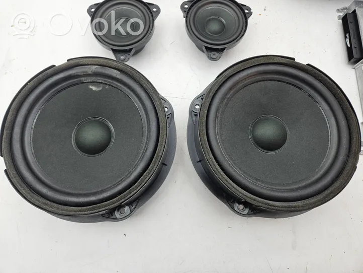 Audi A1 Audio system kit 83a035465