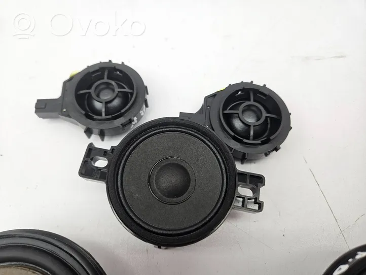 Audi A1 Audio system kit 83a035465